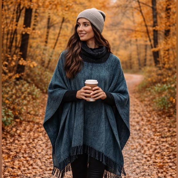 Guillaume Jackets & Blazers - GUILAUME DE MONS Retro Bohemian Blue Wool Blend Poncho Sz OS